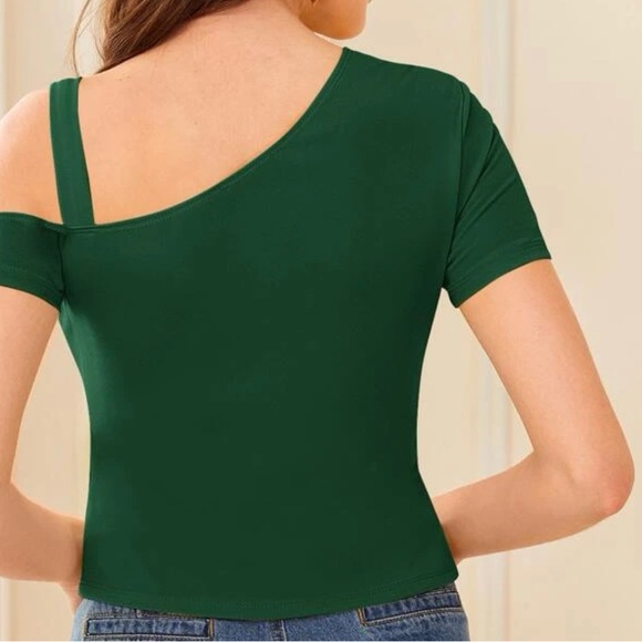 SHEIN One cold shoulder form fitted tee. - Picture 2 of 2